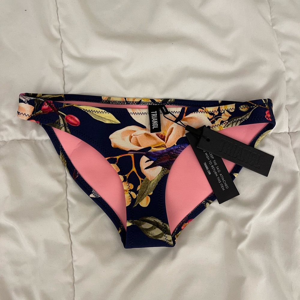 TRIANGL SWIMWEAR FLORAL BIKINI BOTTOM (NWT)